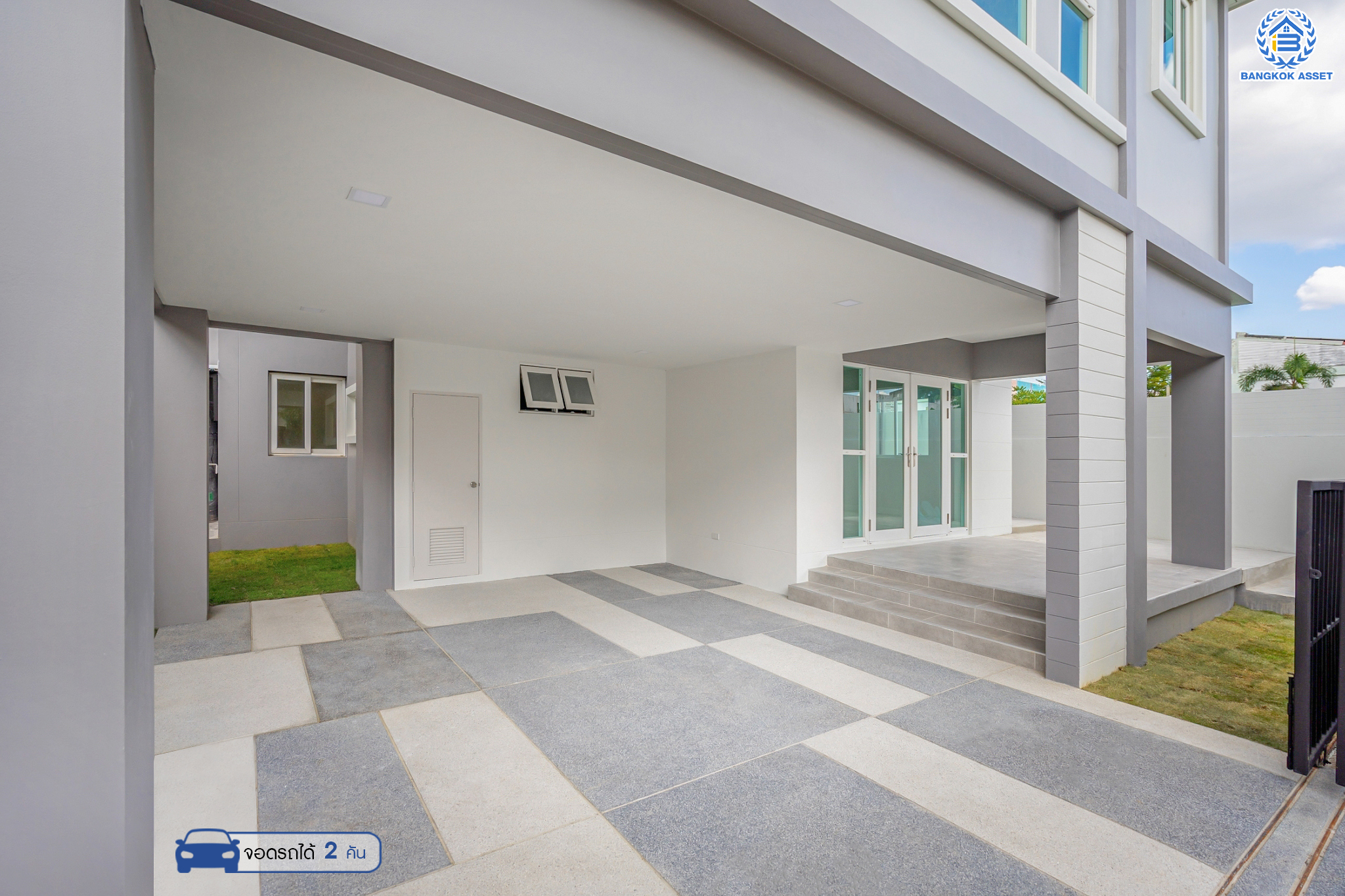 บ้านมือสองตกแต่งใหม่ ม.เศรณี คาซ่า ดอนเมือง บ้านเดี่ยว หลังมุม เนื้อที่ 56.2 ตร.ว. ฟังก์ชันจัดเต็ม 5 ห้องนอน 5 ห้องน้ำ 1 ห้องอเนกประสงค์ จอดรถได้ 2 คัน พร้อมมีพื้นที่สีเขียวที่ให้คุณจัดมุมพักผ่อนเล็กๆ ได้ชิลๆ ราคาคุ้มสุดในย่านนี้! ใกล้สนามบินดอนเมือง, ทางด่วน "ศรีสมาน" และรถไฟฟ้าสายสีแดง "สถานีดอนเมือง"